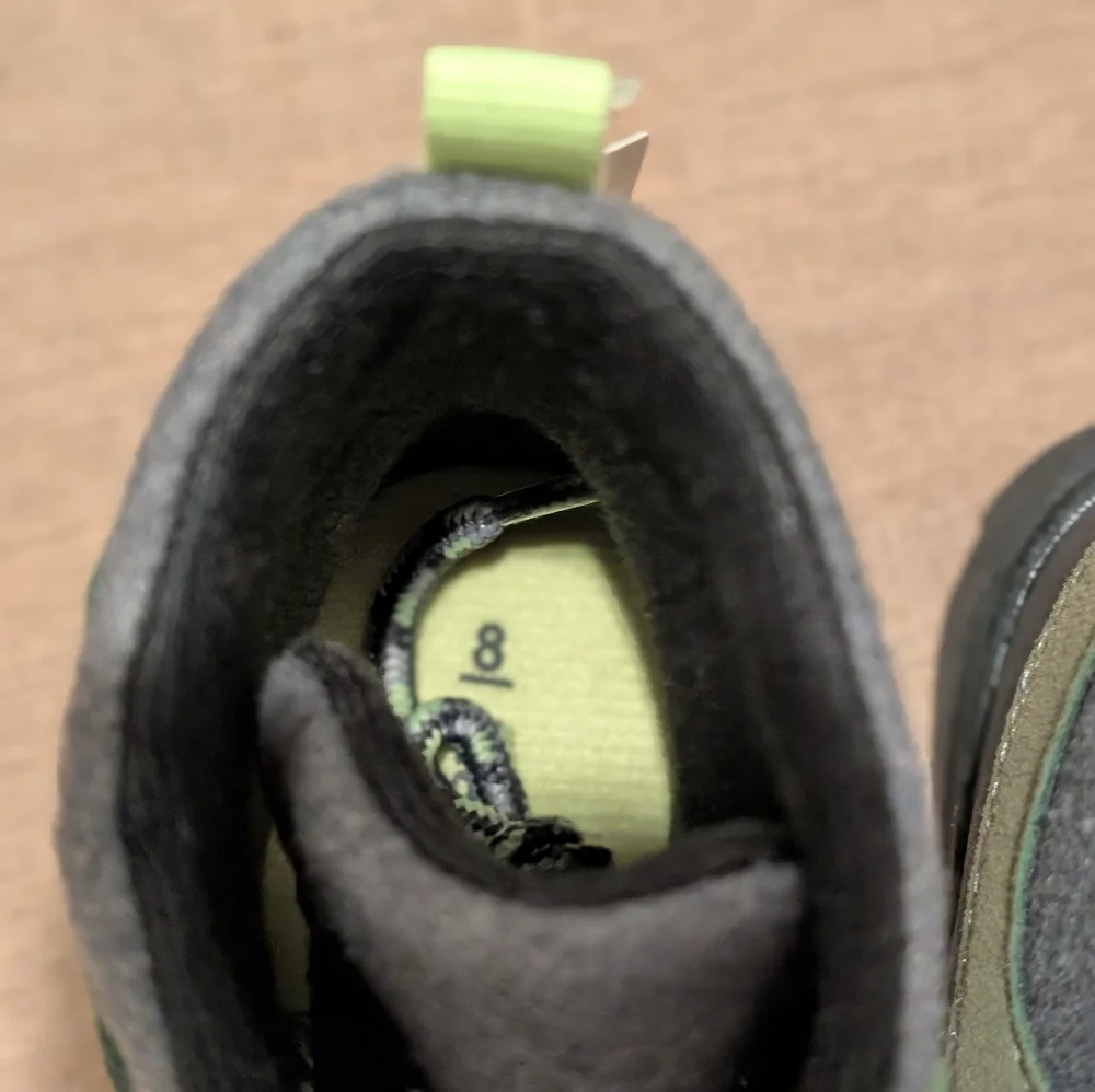 Carter’s Toddler Duck Boots Toddler Size 8 NO BOX